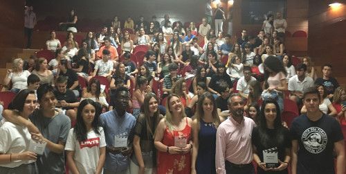 Mirar “las drogas a través de un objetivo” tiene Óscar